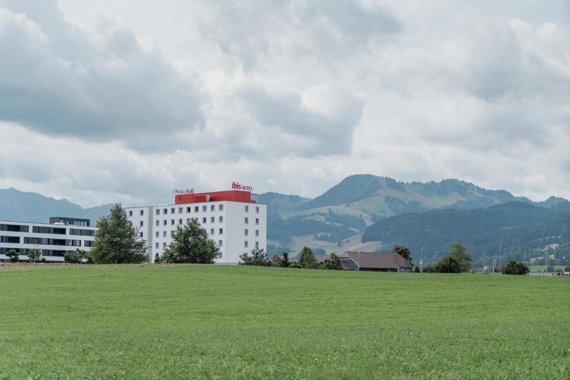 Ibis Bulle - La Gruyere Swiss Bike Hotel Exterior foto