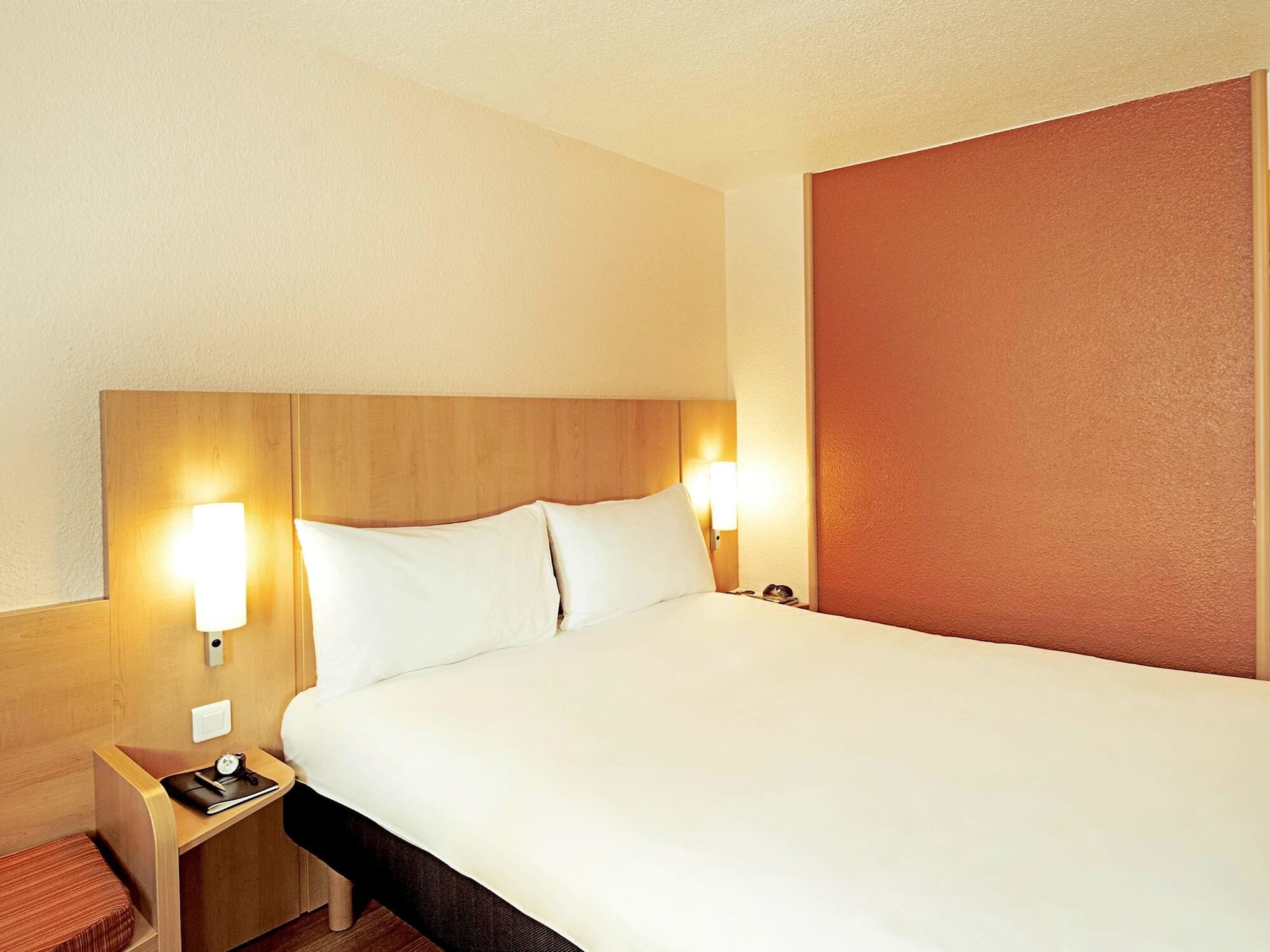 Ibis Bulle - La Gruyere Swiss Bike Hotel Exterior foto