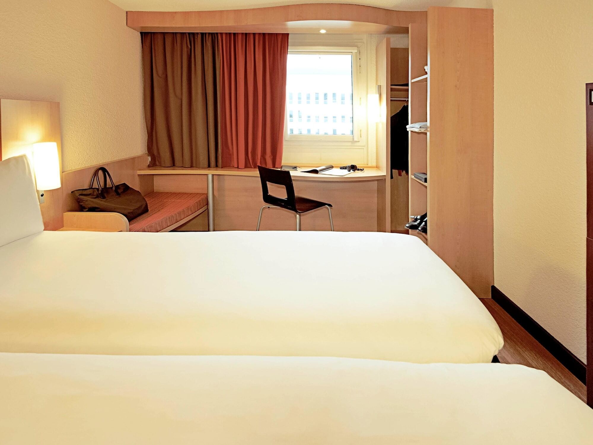 Ibis Bulle - La Gruyere Swiss Bike Hotel Exterior foto